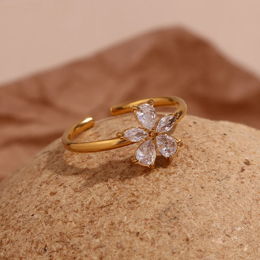Anel Floral com Zircônias