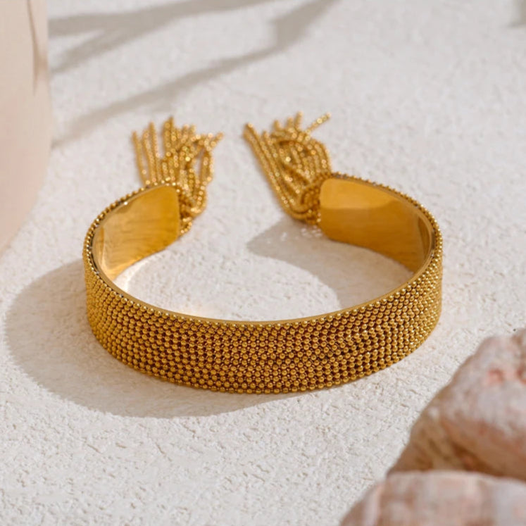 Bracelete de Esferas com Saia