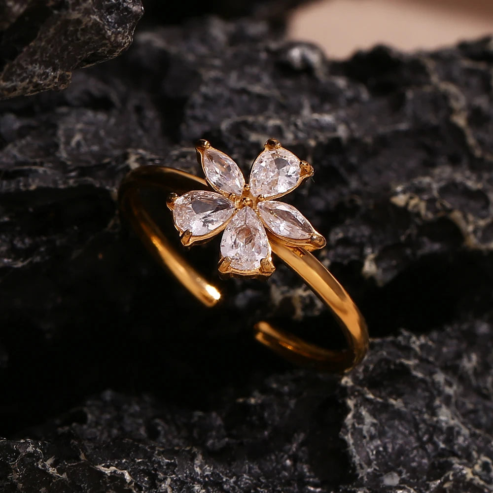 Anel Floral com Zircônias