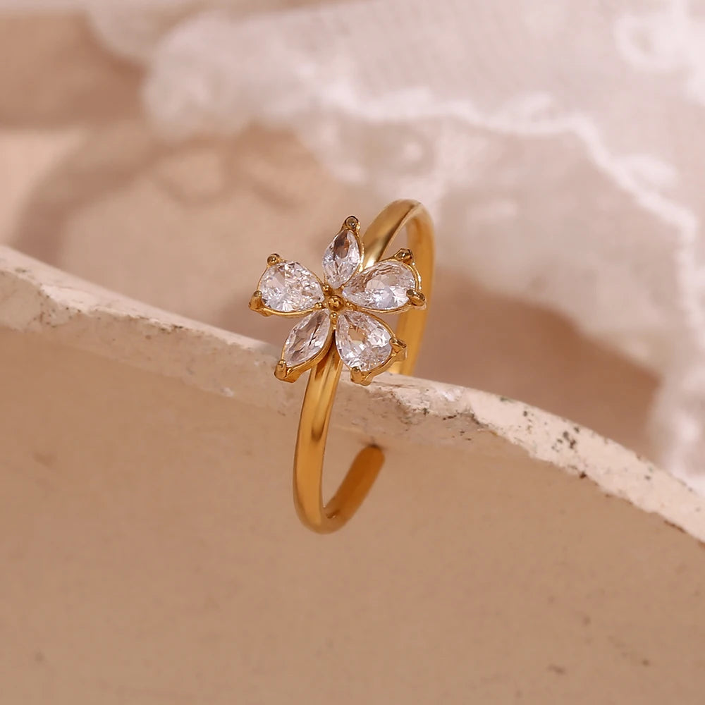 Anel Floral com Zircônias