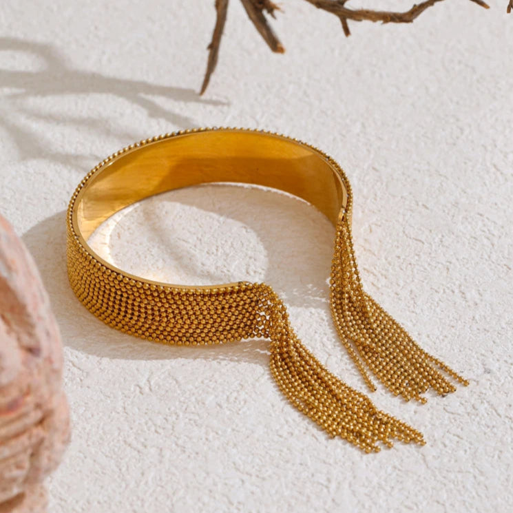 Bracelete de Esferas com Saia